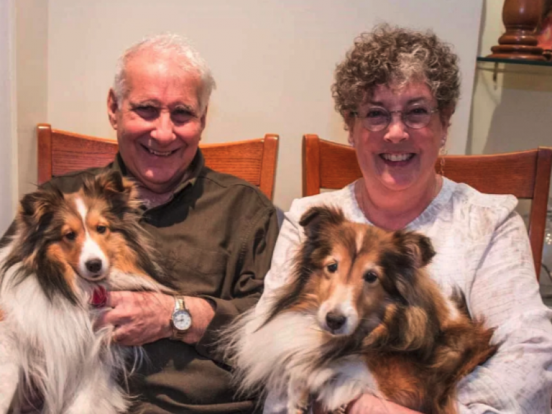 Image of Peter and Ginger Breggin with dogs